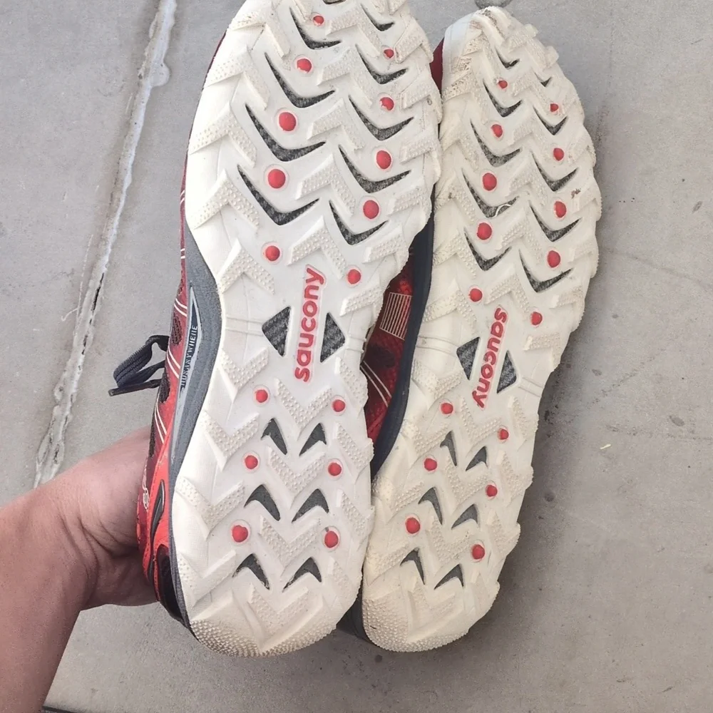 Saucony‎ Women's Red Lightweight Running Shoes Size 10